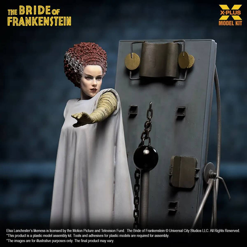 The Bride of Frankenstein 1/8 Scale Plastic Model Kit, Star Ace, X-Plus, completed, in gown, closeup