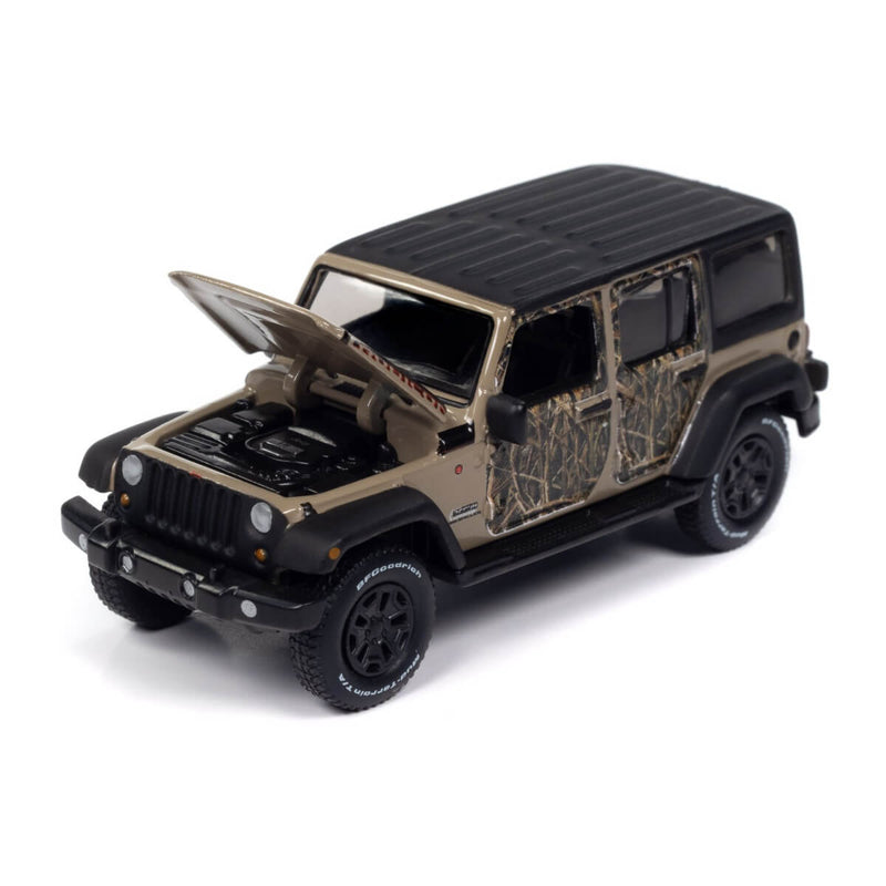 Auto World 2024 Big Country Collectibles R1 4-Piece Collector's Bundle 1:64 Scale Diecast Cars, 2018 Jeep Wrangler Recon Mossy Oak with hood open