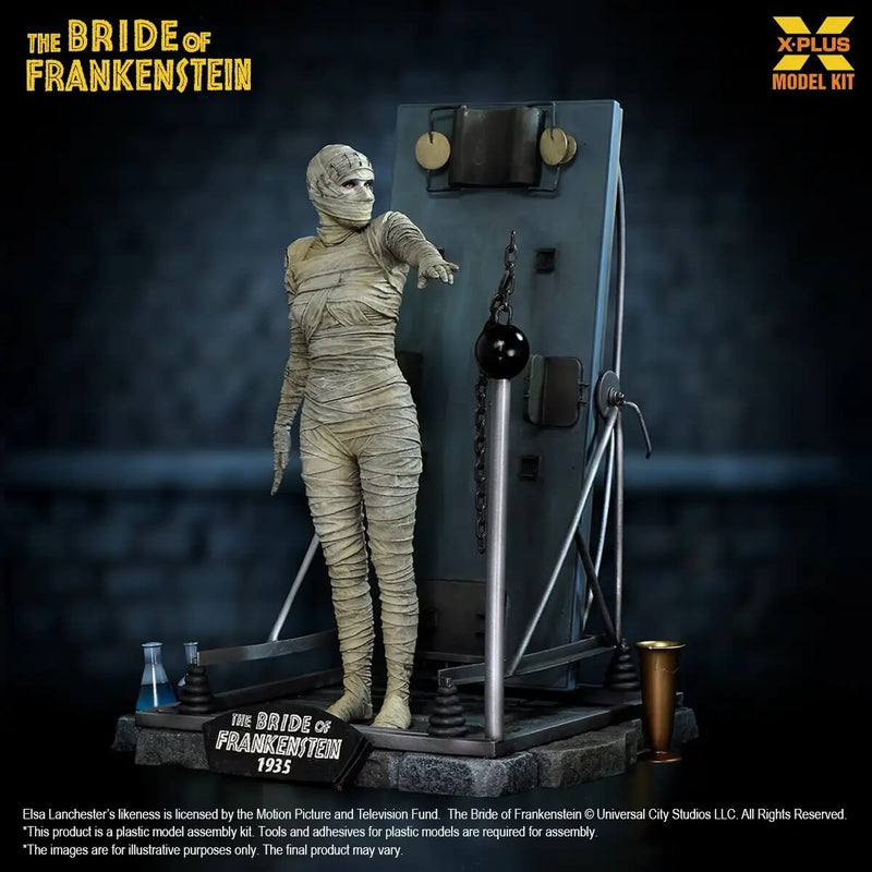 The Bride of Frankenstein 1/8 Scale Plastic Model Kit, Star Ace, X-Plus, completed in bandages, right side