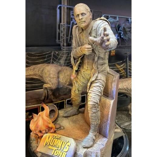 The Mummy's Tomb 1/8 scale Model Kit Universal Monsters - X-Plus, unpackaged painted