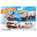 Hot Wheels 2025 Super Rigs 1:64 Scale Truck with Vehicle (Mix 2), Red Planet Transport