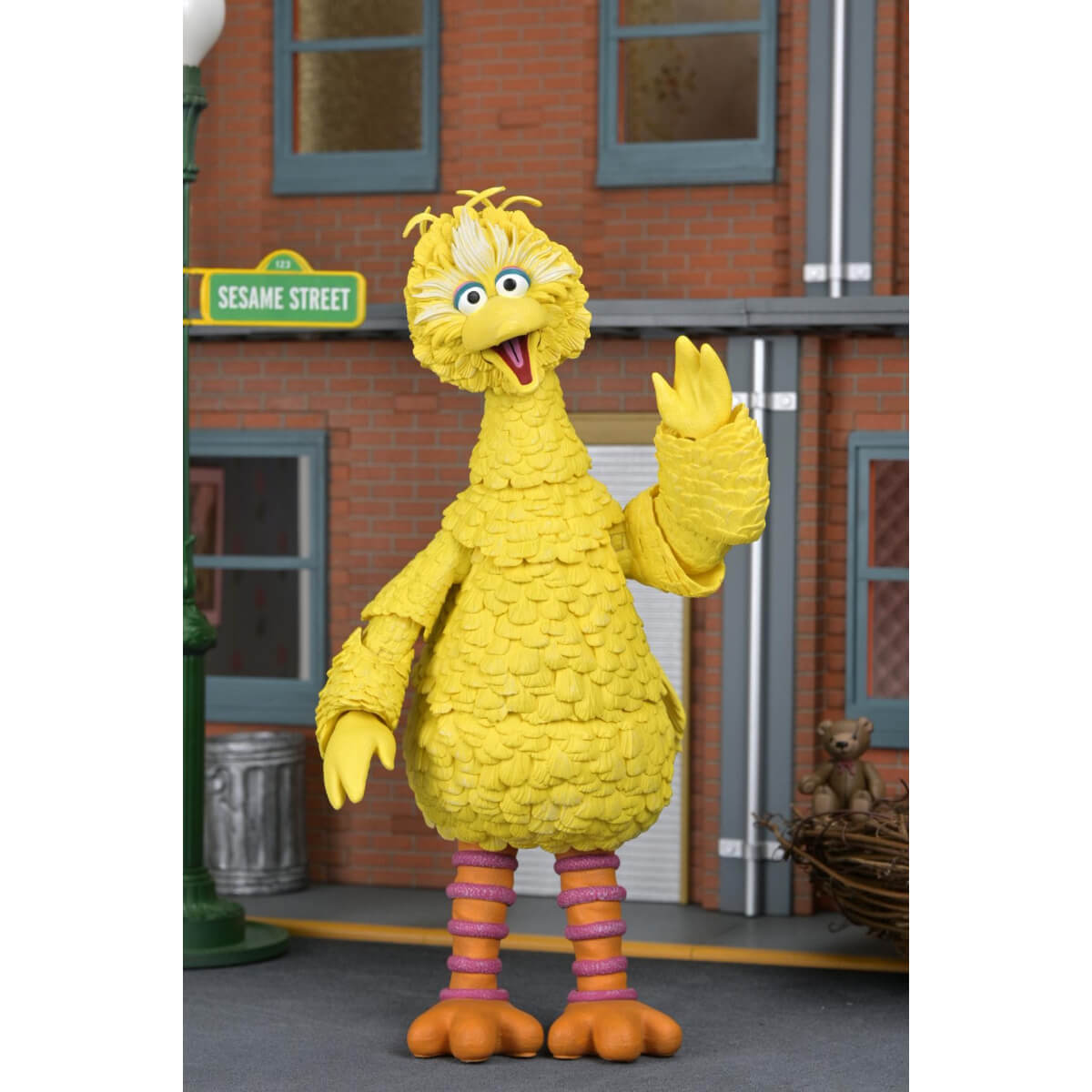 Sesame Street Ultimate Big Bird 7” Scale NECA Action Figure