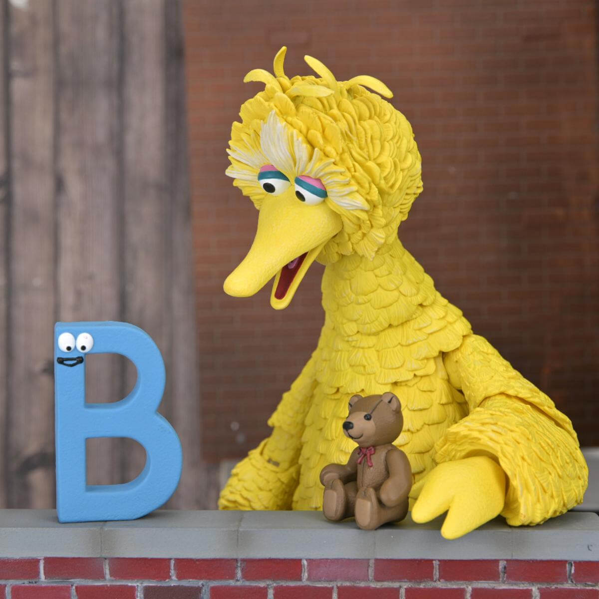 Sesame Street Ultimate Big Bird 7” Scale NECA Action Figure