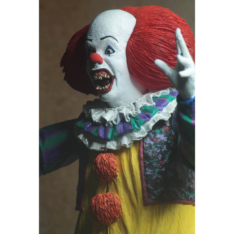 IT (1990) Ultimate Pennywise V2 7" Scale NECA Action Figure, closeup of face