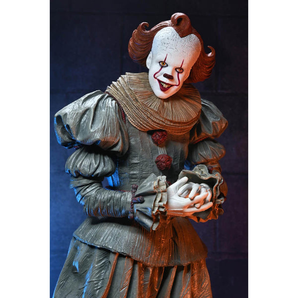 Figura IT 1990 Ultimate Pennywise 18 Cm – Versione 2 Con Accessori, Teste E Mani Intercambiabili, Palloncino, PVC Blister