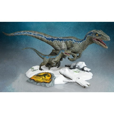 Blue & Beta Jurassic World: Dominion 1:8 Scale Model Kit - X-Plus, complete