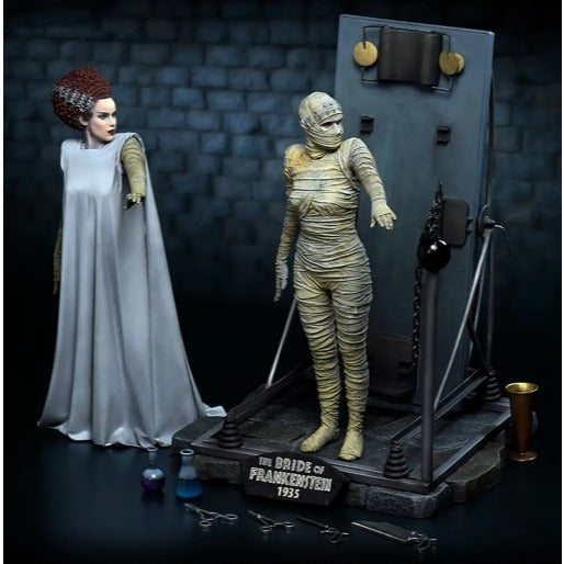 The Bride of Frankenstein 1/8 Scale Plastic Model Kit, Star Ace, X-Plus, showing both figures