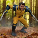 Wolverine (Deadpool & Wolverine) Deluxe One:12 Action Figure - Mezco Toyz- in battle pose