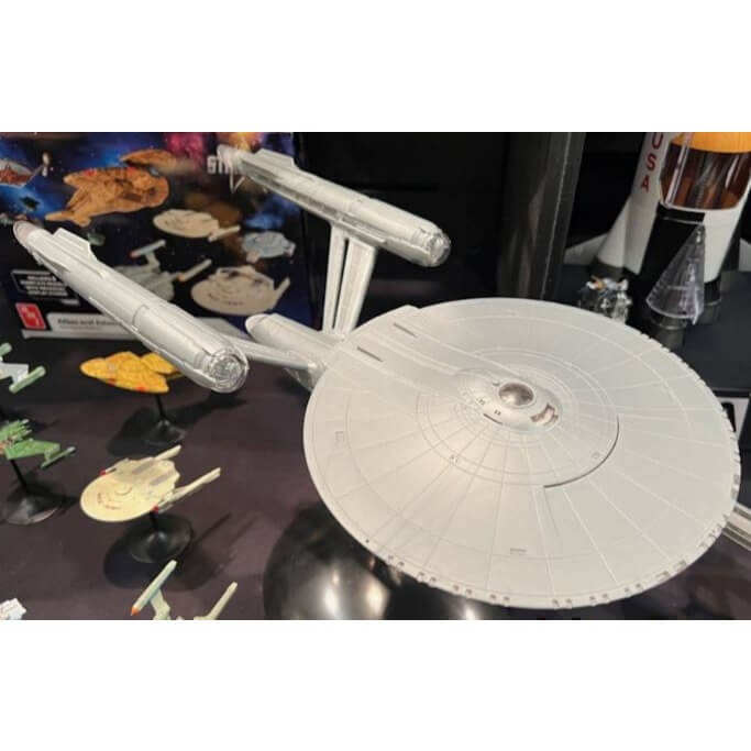 USS Enterprise - Strange New Worlds - 1:1000 scale - Polar Lights, unpackaged