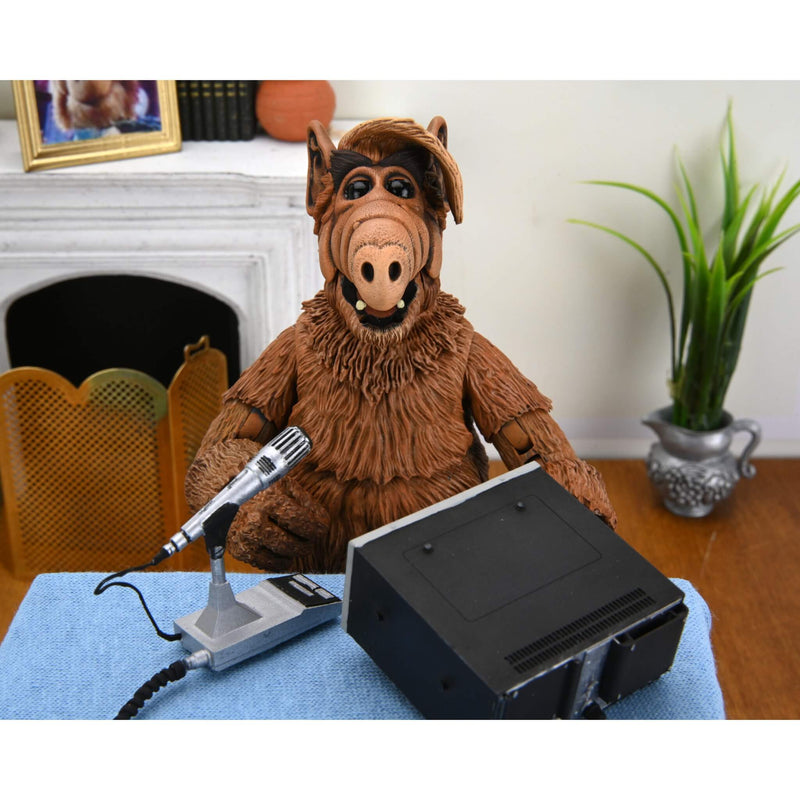 NECA Ultimate Alf 7″ Scale Action Figure with radio