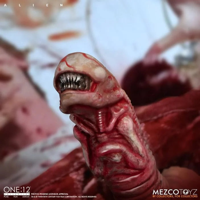 Mezco Toyz Alien Xenomorph One:12 Collective 7 Inch Action Figure Chest burster