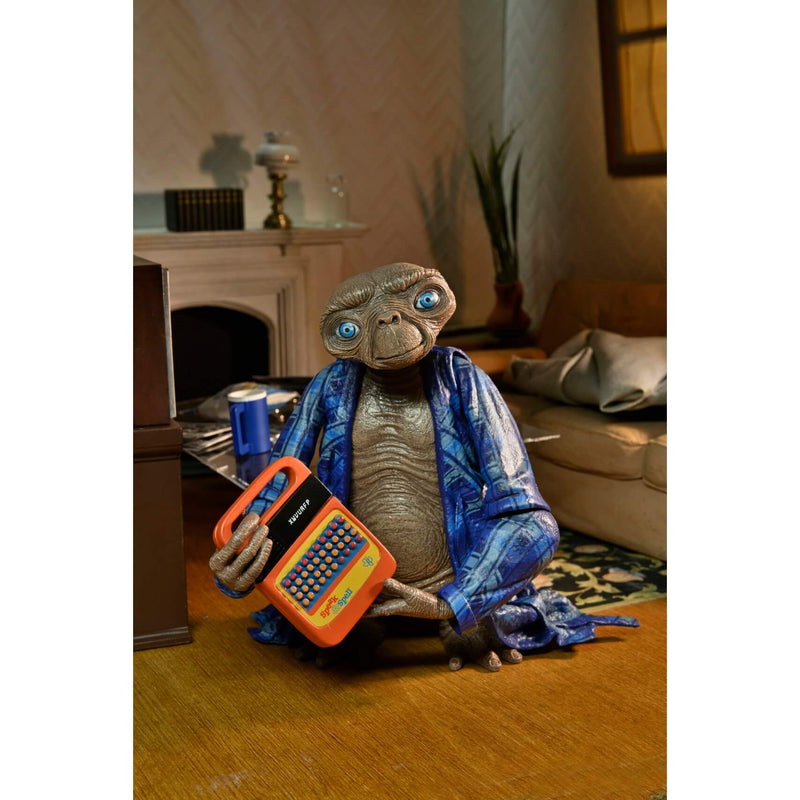 NECA Ultimate "Telepathic" E.T. The Extra-Terrestrial 40th Anniversary Action Figure, holding Speak and Spell accessory