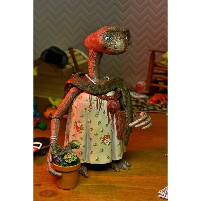 NECA Ultimate Dress Up E.T. The Extra-Terrestrial 40th Anniversary Action Figure without wig