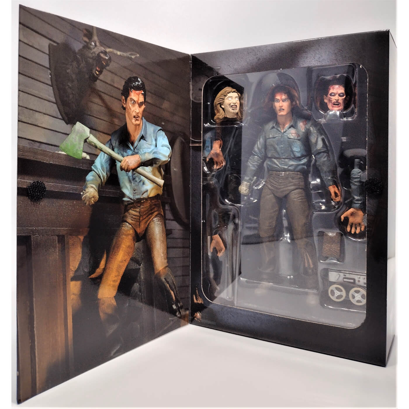 NECA Evil Dead 2 Ultimate Ash 7″ Scale Action Figure