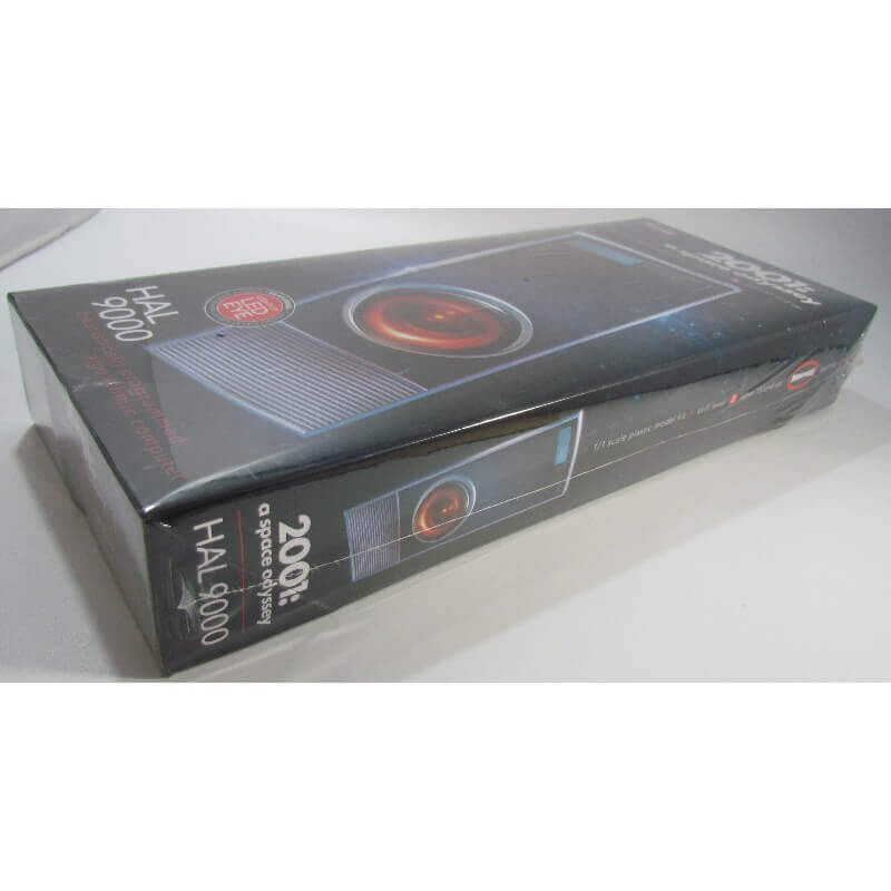 2001: A Space Odyssey HAL 9000 プラモデル s-l1200.jpg