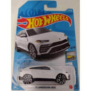 Hot Wheels 2021 Factory Fresh '17 Lamborghini Urus (White) 4/10 64/250