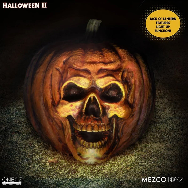Mezco Toyz Halloween II (1981): Michael Myers One:12 Collective Action Figure jack-o-lantern 2