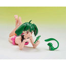 Aoshima Robotech Macross Ranka Lee V.F.G. VF-25F Messiah Model Kit, Ranka Lee looking at phone